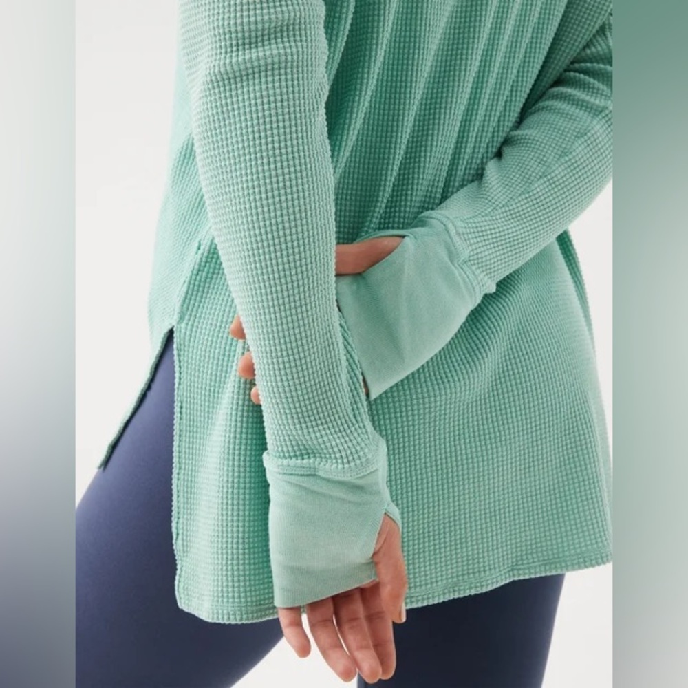 OFFLINE By Aerie Wow! Waffle Henley T-Shirt Retro Jade Color Women’s Mint Top - Picture 3 of 9